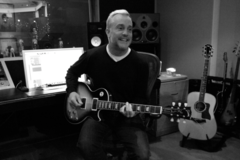 Feldy guitar black and white 2.png