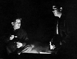 Wallace Ford and Crawford (right) in the original 1938 Broadway production Of Mice and Men Ford-Crawford-Of-Mice-and-Men-1938-cropped.jpg