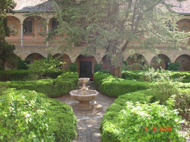 File:Fuente Palacio del Cuzco en Víznar.JPG