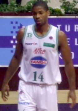 Neal with Benetton Treviso in 2008
