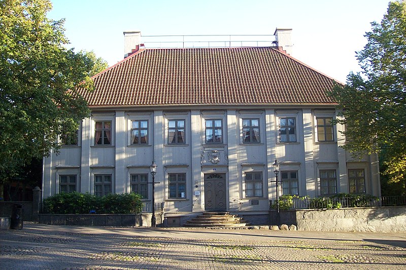 File:Gatehhielmska front.jpg