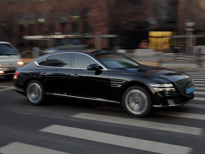 File:Genesis Electrified G80 RG3 EV Vik Black (6).jpg