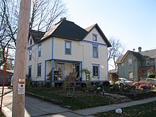 ca 1900 Gilbert house Gilbert House, Lincoln Avenue Historic District.JPG