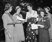 Speidere gir gaver til Märtha, Washington DC, juni 1939. Foto: Harris & Ewing/Library of Congress