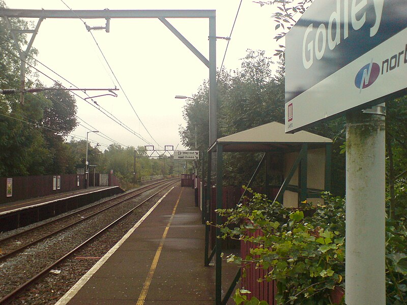 File:Godley railway station M2.jpg