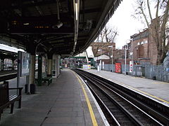 Northbound platforms looking south. During refurbishment, platform 1 on the right is out of use (photo January 2008)