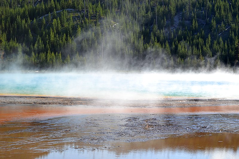 File:Grand Prismatic Spring (14842331565).jpg