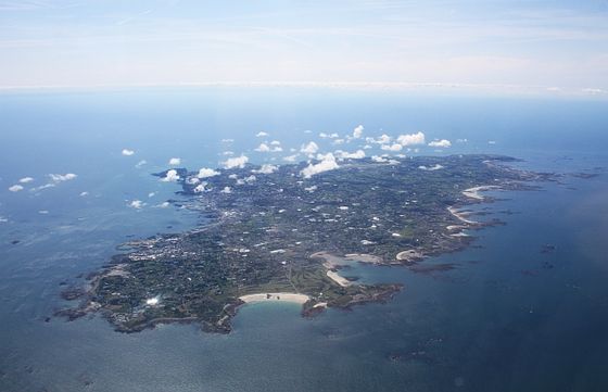 Guernsey from the air - geograph.ci - 371.jpg