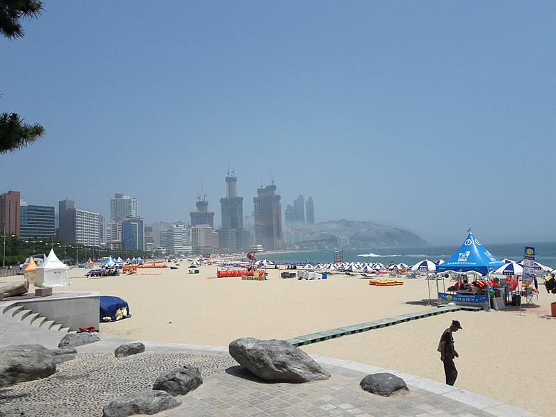 파일:Haeundae Beach 20170713.jpg