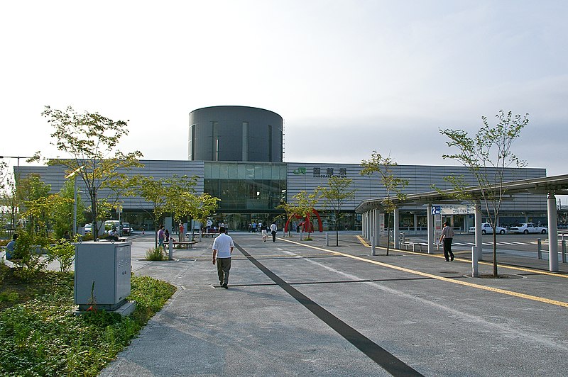 File:Hakodate-Station-01.jpg