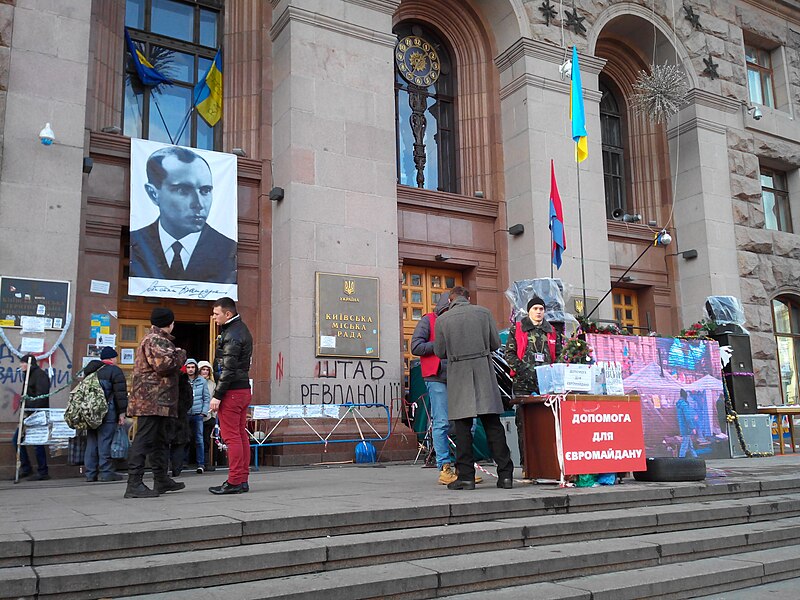 File:Headquarters of the Euromaidan revolution.jpg