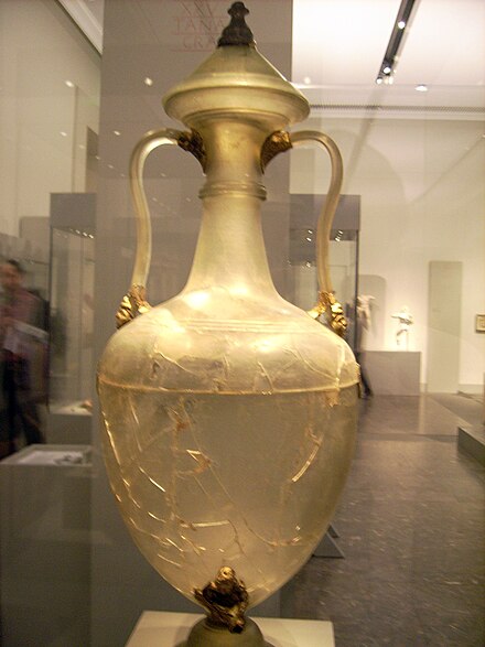 The amphora from the other side Hellenistic Glasamphora from Olbia 1.jpg