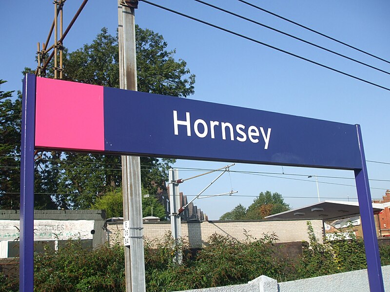 File:Hornsey station signage.JPG