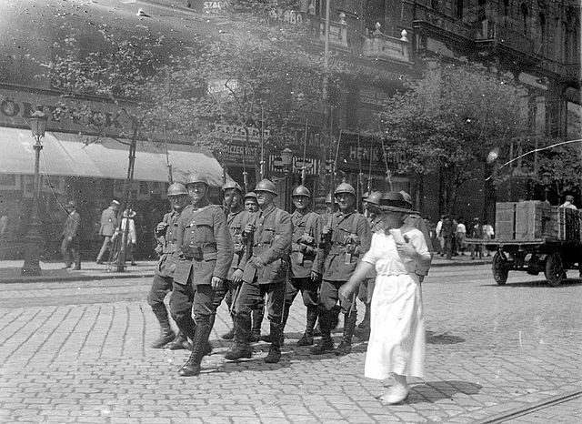 [V1919] Topic officiel 640px-Hungarian-Romanian_War_of_1919_%28National_Military_Museum_Collection%29_36