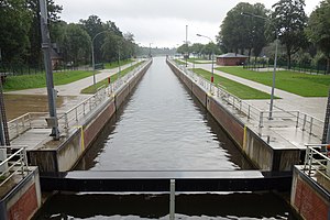 The new lock chamber built in 1927