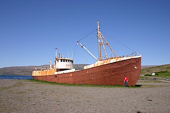 Antica imbarcazione in ferro