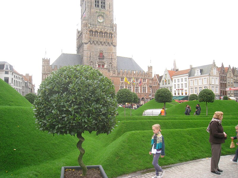 File:Installation - Grote Markt (Brugge) - IMG 4852.JPG