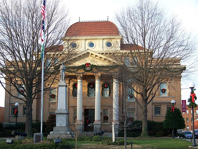 Iredell County Courthouse and Confederate Monument in Statesville