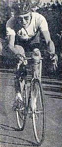 Jacques Dupont, vainqueur de Paris-Tours 1951.jpg