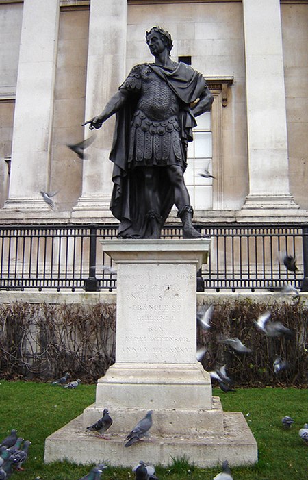 Tập tin:James II statue 1.jpg