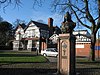 Юбилеен мемориал и Черен бик, Gateacre, Liverpool.jpg