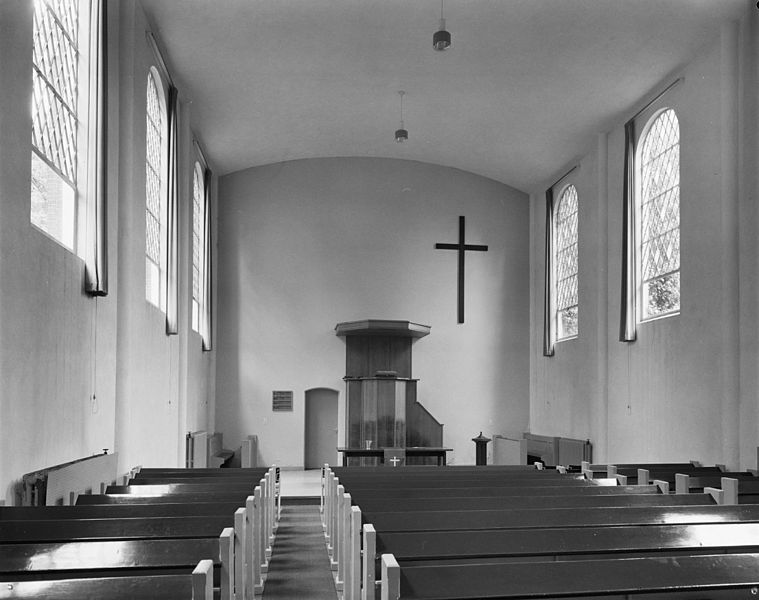 File:Kerk, interieur naar kansel - Santpoort - 20194241 - RCE.jpg