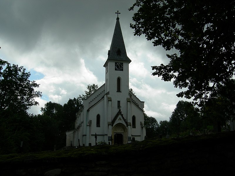 File:Kirche in Glöckelberg - panoramio.jpg