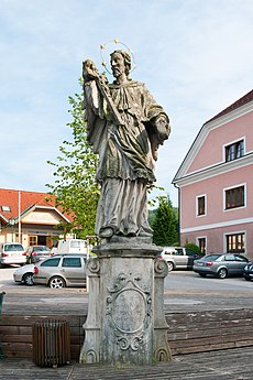 Kirnberg an der Mank Figurenbildstock Heiliger Johannes Nepomuk.jpg