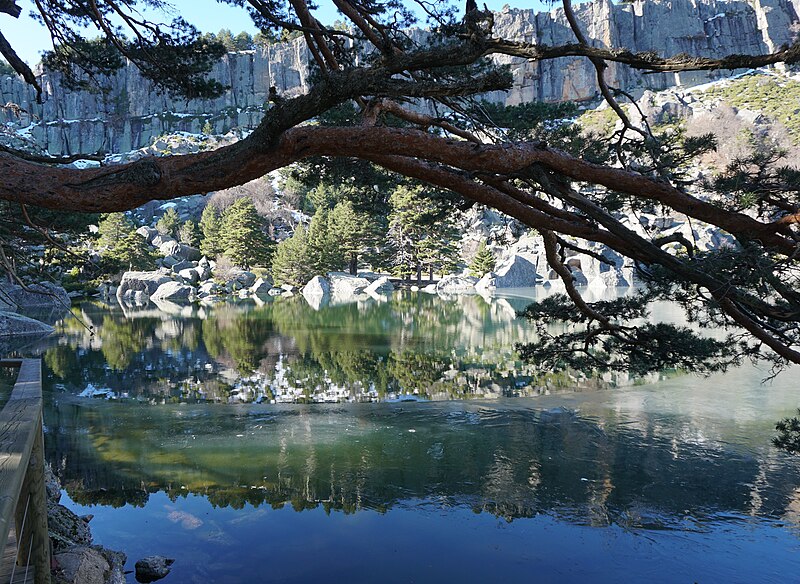 File:Laguna Negra Parque natural de la Laguna Negra y los Circos Glaciares de Urbión Soria 04.jpg