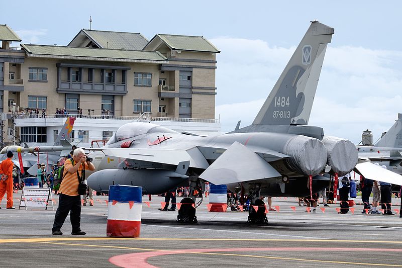 File:Left Rear View of ROCAF F-CK-1A 1484 at Hualien AFB Apron 20160813.jpg