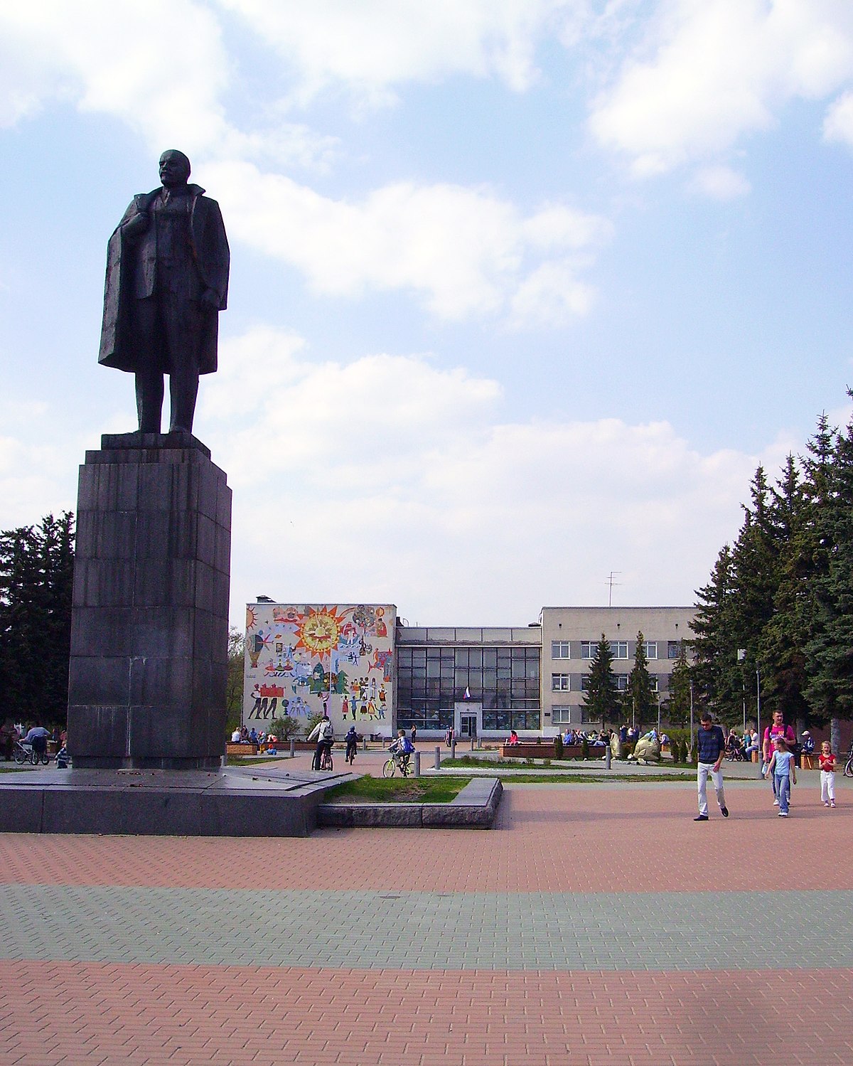 Фото на памятник дзержинск нижегородской