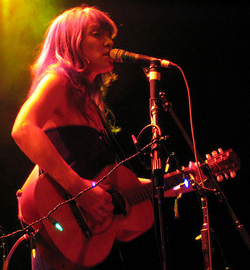 Leslie Feist at the filmore in SF.png