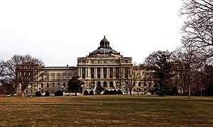 photograph of west colonnade by Carol M. Highsmith