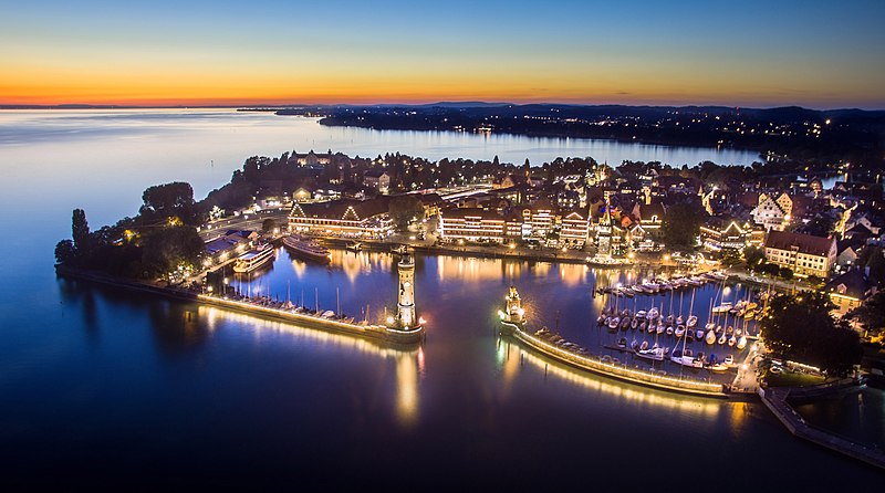 File:Lindau Insel Langzeit Herbst 2016.jpg