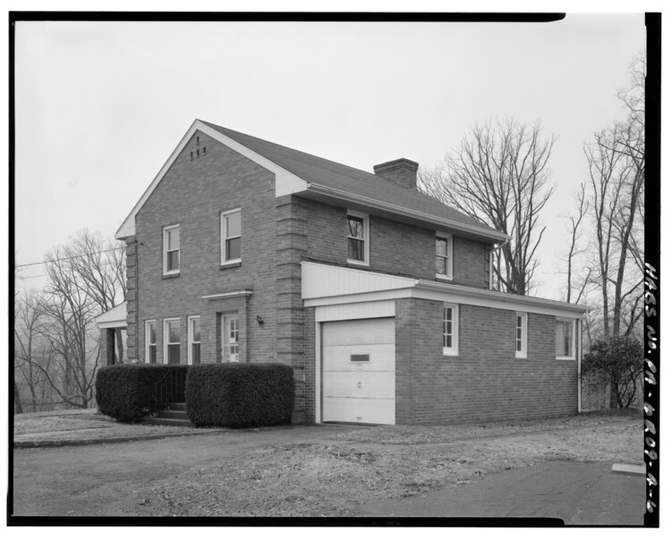 File:Mahoning Creek Dam, Damtender's Dwelling No. 1, 6 miles east of S.R. 28, Kittanning, Armstrong County, PA HABS PA,3-KITT.V,1A-6.tif