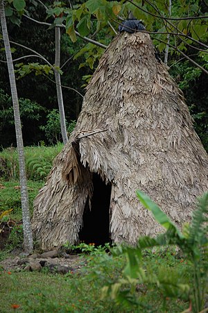 Traditional grass hut in a Maleku outpost near La Fortuna, Costa Rica. Maleku-hut.JPG