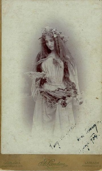 File:Marija Reisner 1900s.jpg