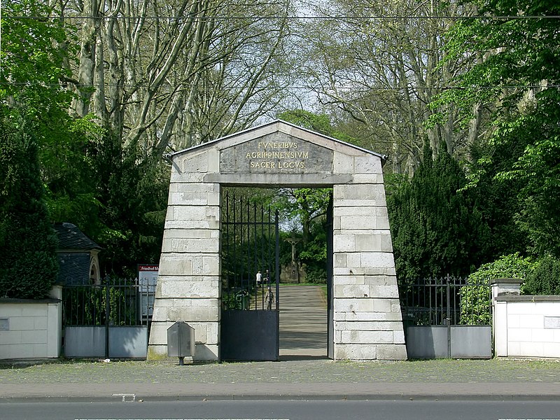 File:Melaten-Friedhof - Eingang Aachener Strasse.jpg