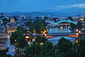 Metekhi en Peace Bridges in Old Tbilisi.jpg