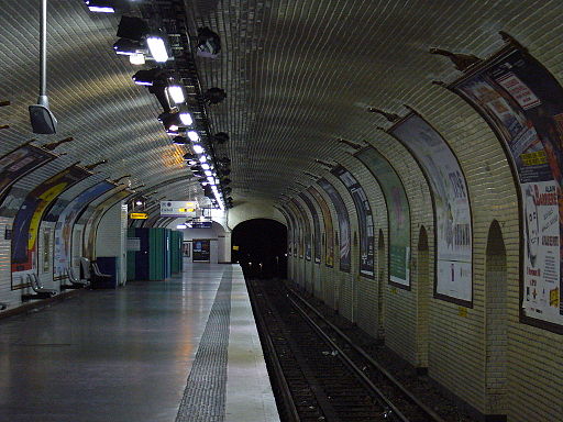 Metro Paris - Ligne 8 - Station Bonne Nouvelle (4)