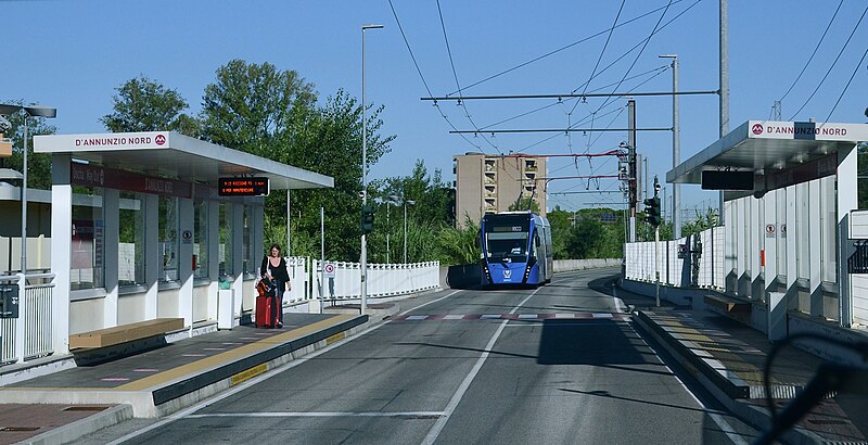 File:Metromare Rimini - D'Annunzio Nord station with trolleybus arriving (2022).jpg