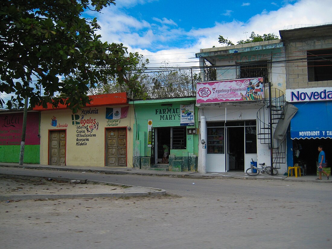 File:Mexico-23 Xpujil Campeche.jpg