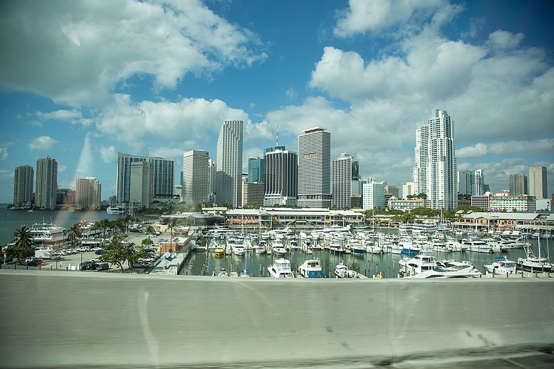 File:Miami skyline Mhh 6123.jpg