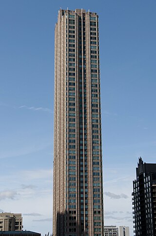 <span class="mw-page-title-main">Millennium Centre (Chicago)</span> High-rise residential postmodern skyscraper in Chicago, Illinois