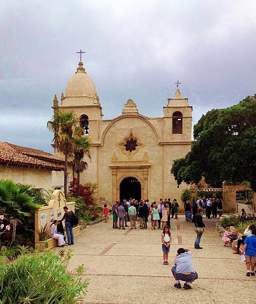 File:Mission San Carlos Borromeo in Carmel-By-the-Sea, California.jpg