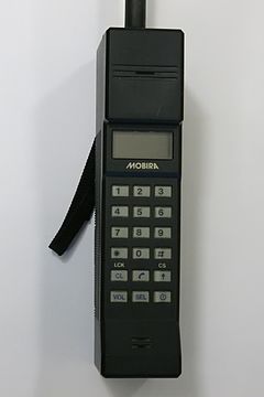 A Mobira Cityman 450, a brick phone from 1985