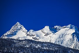 Горы Монаши - гора Один (2972 г.) - Тор (2948 г.) Группа в горах Монаши. Группа в горах Монаши. (15809162598) .jpg