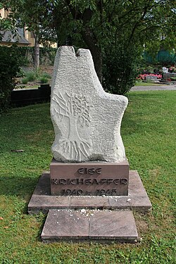 Monument aux morts zu Näerden.jpg