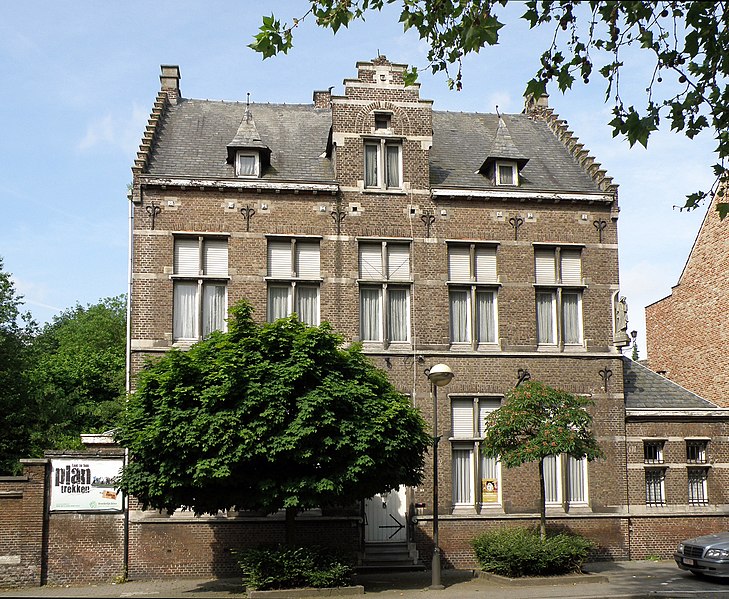 File:Mortsel Pastorie Sint-Benedictusparochie 1.JPG