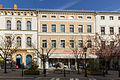 Wohnhaus in geschlossener Bebauung, mit originaler Ladenfront